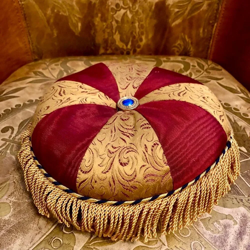 NWT SWEET DREAMS Designer Jewel Tufted 8